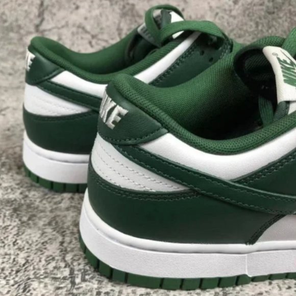 Nike Dunk Low Sneakers - Picture 5 of 7